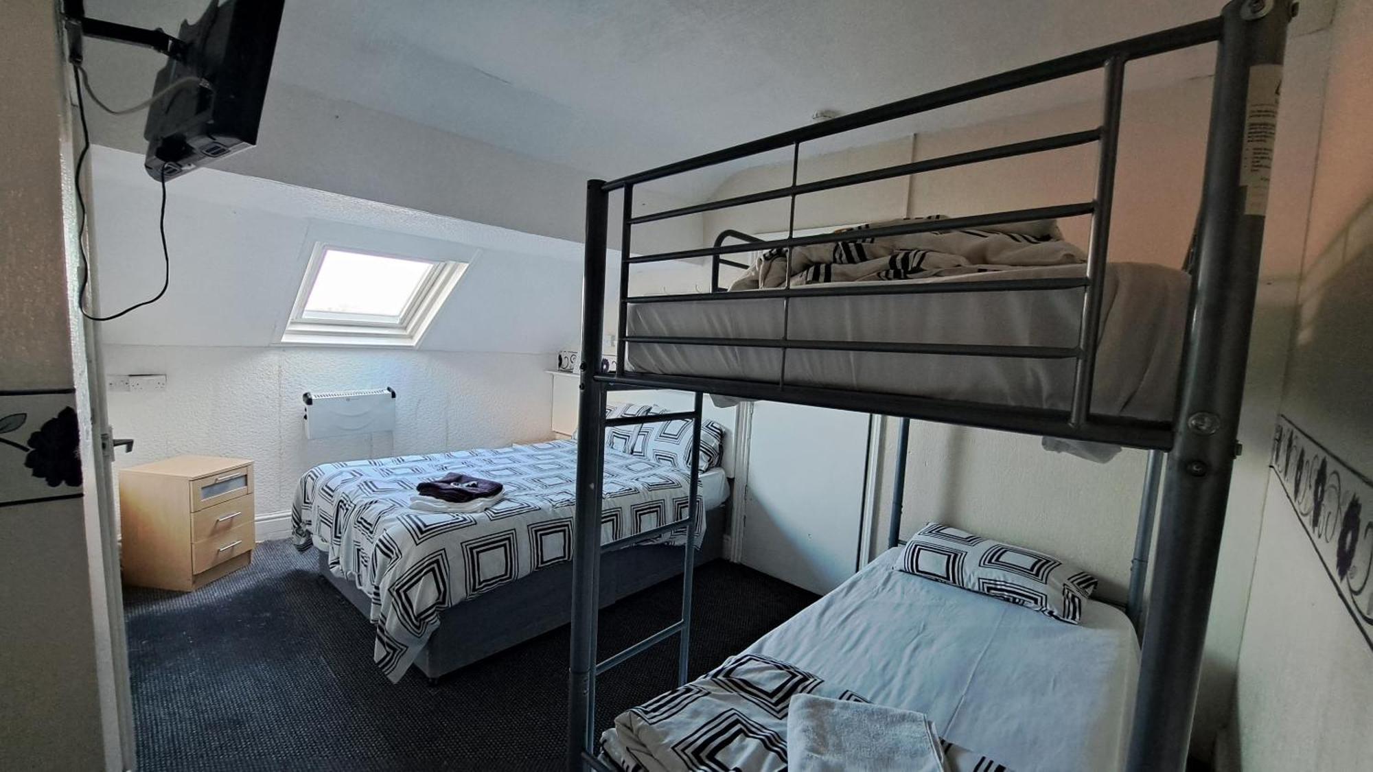 Fern Villa Hotel - Albert Road Blackpool Room photo